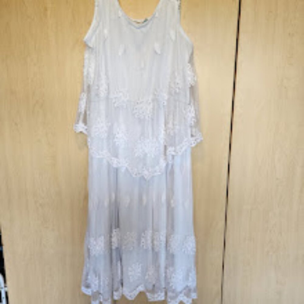 Collections Etc White Embroidered Tiered Sleeveless Dress – Size XL